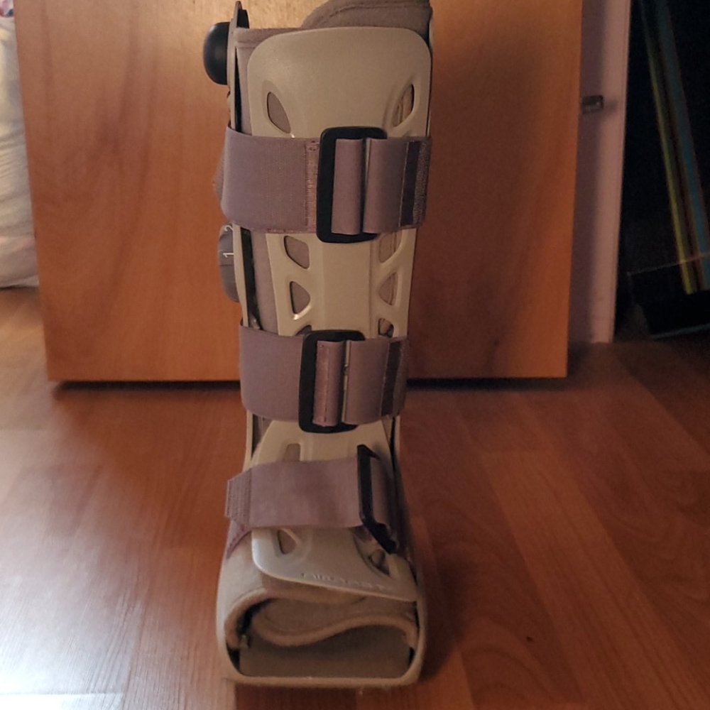 Xsmall Aircast